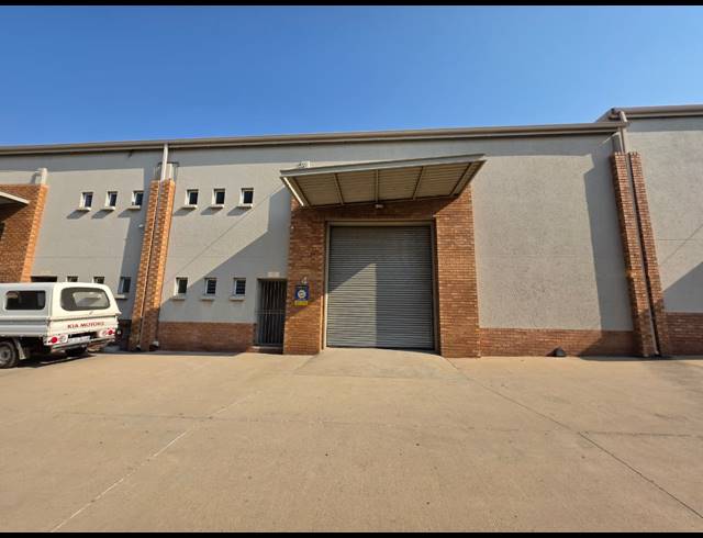550M² WAREHOUSE TO LET IN STORMILL